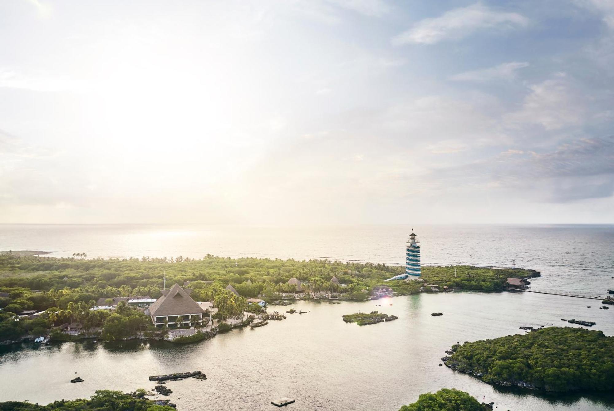 Hotel Xcaret Arte - All Parks All Fun Inclusive - Adults Only Xcaret Park Esterno foto Aerial view of the bay