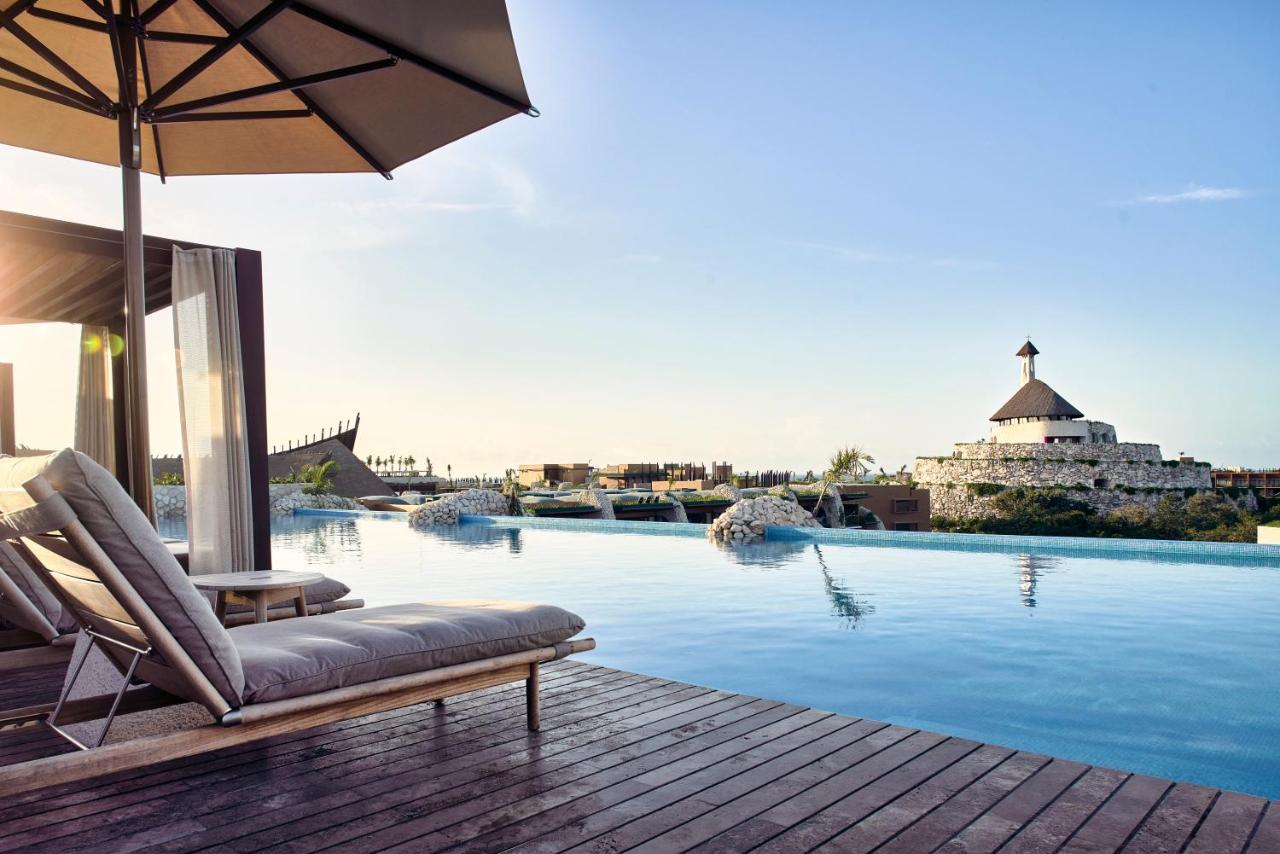 Hotel Xcaret Arte - All Parks All Fun Inclusive - Adults Only Xcaret Park Esterno foto The rooftop pool at the hotel