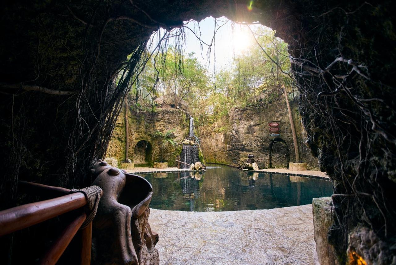 Hotel Xcaret Arte - All Parks All Fun Inclusive - Adults Only Xcaret Park Esterno foto Cenote in Yucatán