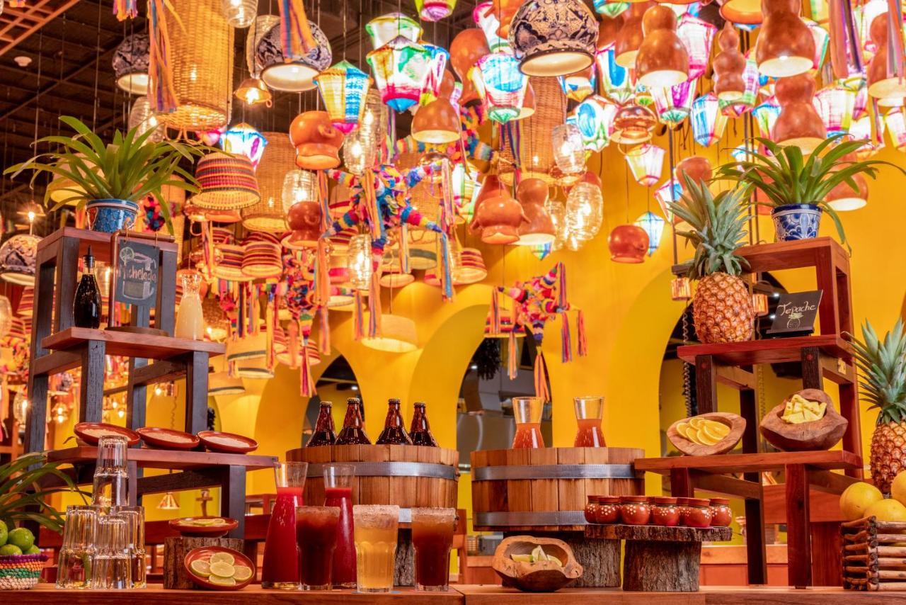 Hotel Xcaret Arte - All Parks All Fun Inclusive - Adults Only Xcaret Park Esterno foto The bar at the restaurant